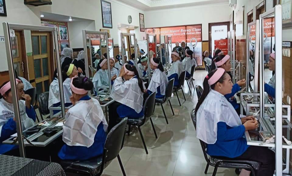 Casandra Beauty School kediri