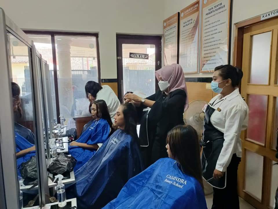 Casandra Beauty School